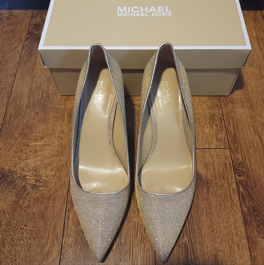 New‎ Michael Kors Women's MK Flex Glitter Chain Mesh Mid Pump Camel Multi 10M